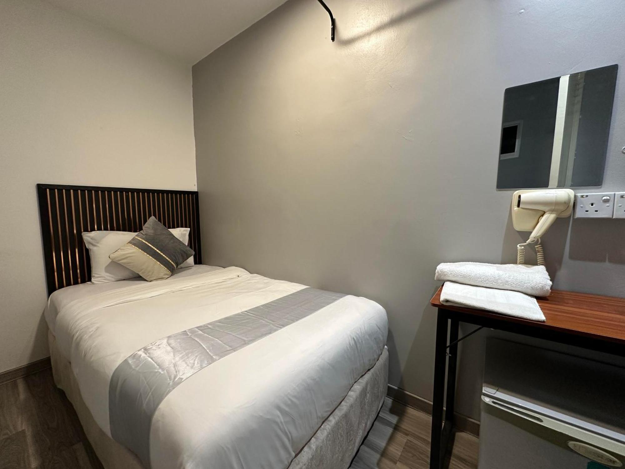 Ss Grey Bintang House